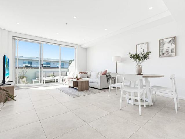 Modern Two Bedroom Apartment with Spectacular Views