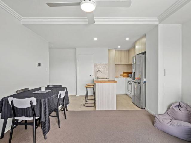 Modern Two Bedroom Apartment with Stunning Views