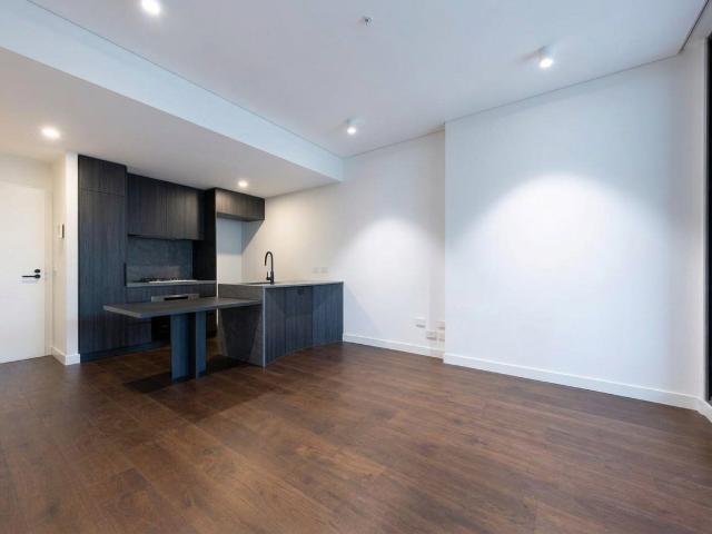 Modern Two Bedroom Apartment with Rooftop Pool