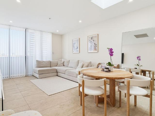 MODERN TWO BEDROOM APARTMENT