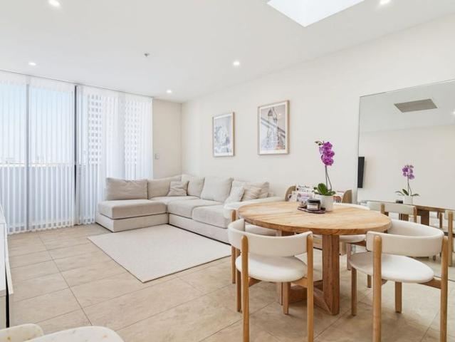 MODERN TWO BEDROOM APARTMENT