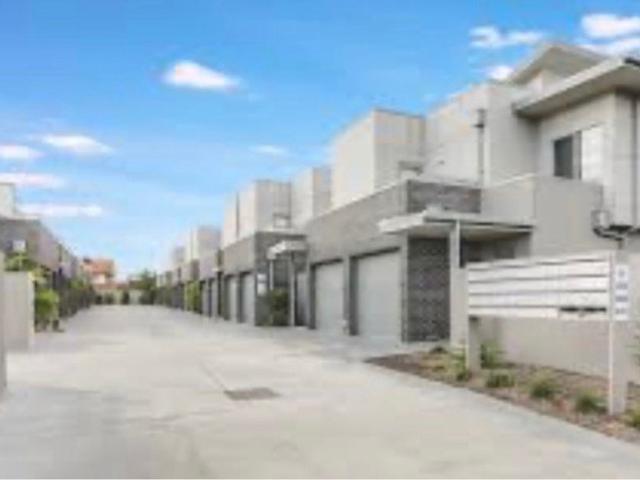 MODERN TWO BEDROOM APARTMENT