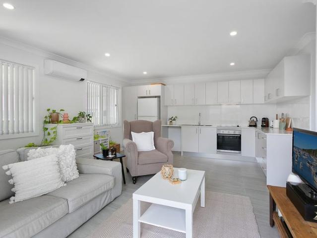 Modern Two Bedroom Granny Flat in Convenient Long Jetty Location