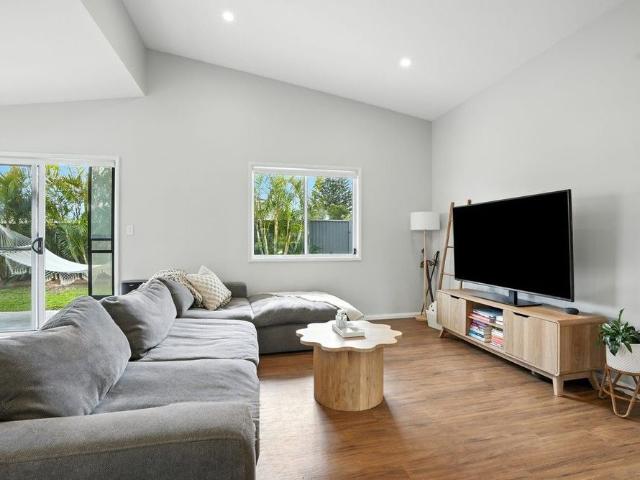 Modern Two Bedroom Granny Flat in Convenient Long Jetty Location