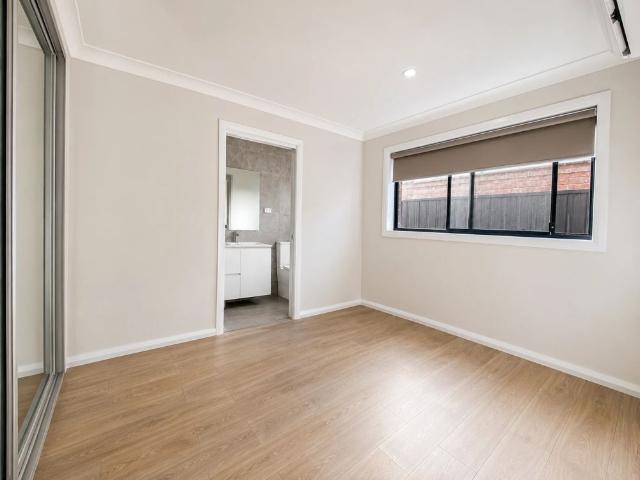 Modern Two Bedroom Granny Flat in Prime Stanhope Gardens Location