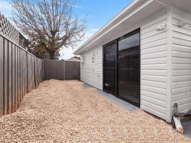 Modern two bedroom granny flat with air conditioning!