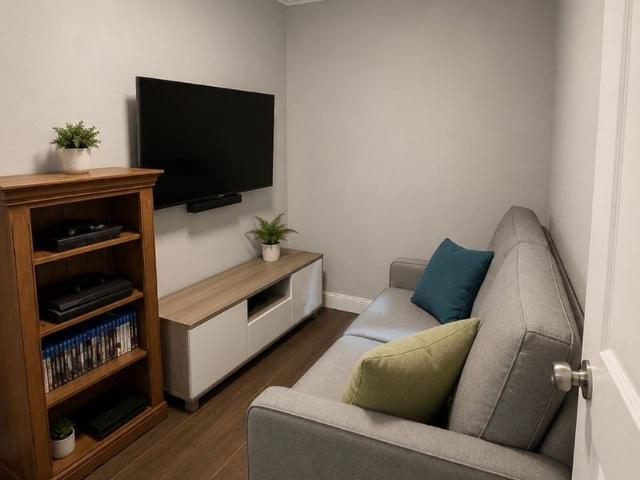 Modern Two Bedroom Granny Flat with Electricity and Water Inscluded&excl &excl &excl