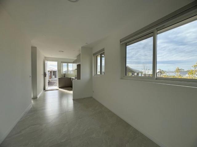 Modern Two Bedroom Detached Granny Flat In The Acres Book By Appointment