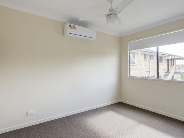 Modern Two Bedroom Duplex in Convenient Location