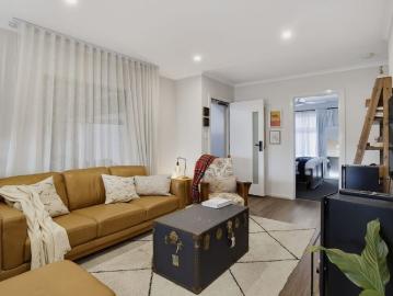 Modern Two Bedroom Home in Convenient Location!