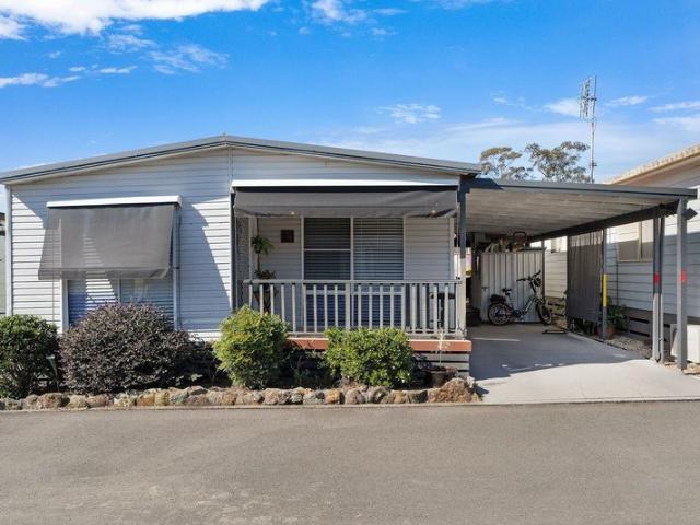 Modern Two Bedroom Home In Sought After Teraglin Village
