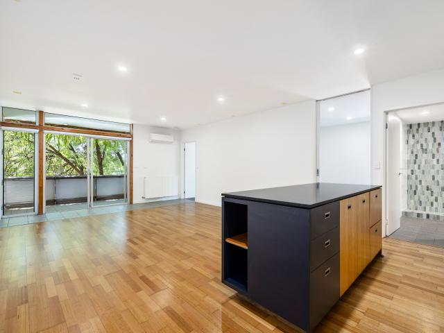 Modern Two Bedroom Oasis in Vibrant St Kilda!
