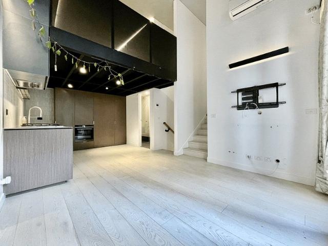 Modern Two Bedroom Living in the Heart of Docklands