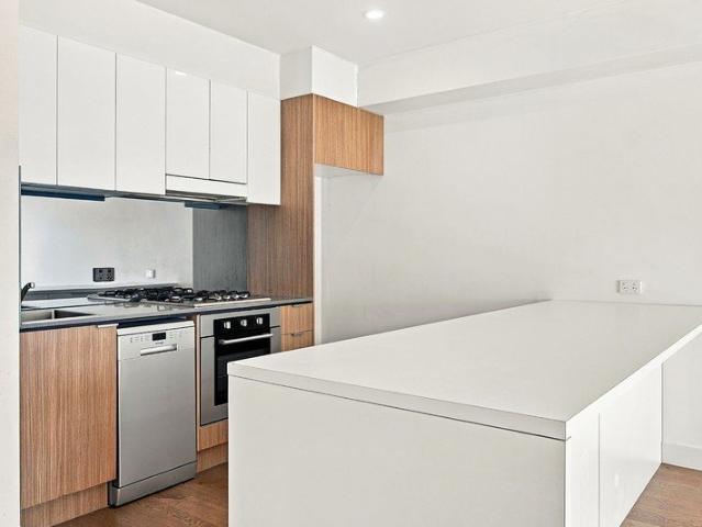 Modern Two Bedroom Living in the Heart of Murrumbeena
