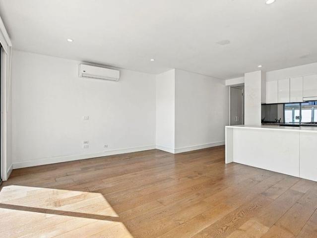 Modern Two Bedroom Living in the Heart of Murrumbeena