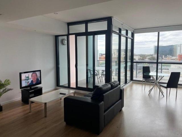 Modern Two Bedroom Living with Pool & City Views Adelaide CBD 2 Bed | 2 Bath | Sleeps 4 | 85m²
