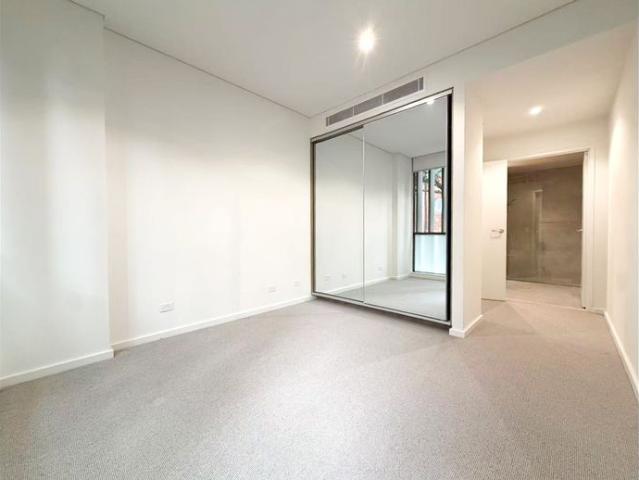 Modern Two Bedroom Plus Study Apartment in a Prime Roseville Location