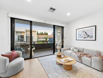 Modern Two Bedroom Townhouse in a Convenient Marden Location