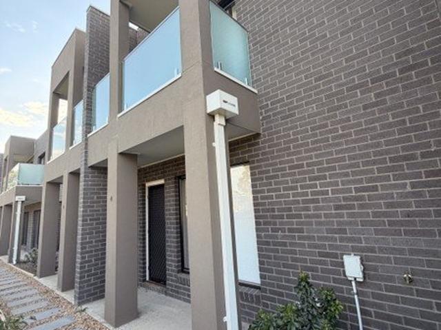 Modern Two Bedroom Townhouse in a Convenient South Morang Location