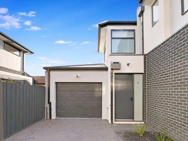 Modern Two Bedroom Townhouse in a Fantastic Location