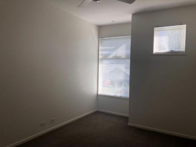 MODERN TWO BEDROOM TOWNHOUSE IN PERFECT LOCATION 6 OR 12 MONTH LEASE AVAILABLE