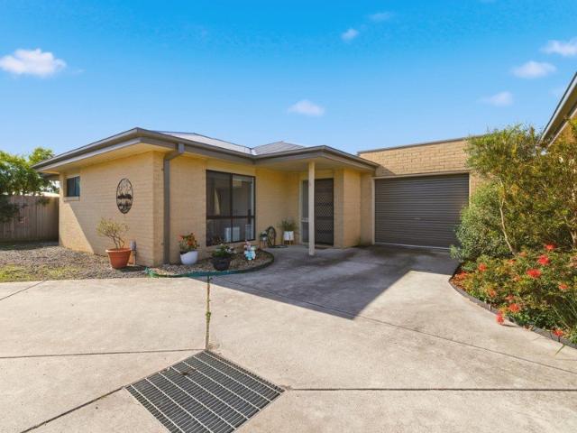 MODERN TWO BEDROOM UNIT