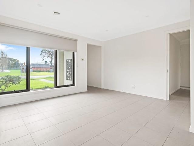 Modern Two Bedroom Unit with Comfort and Convenience