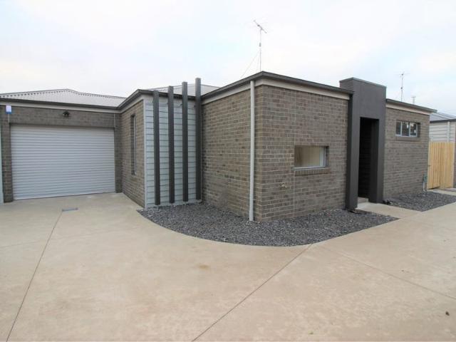 MODERN TWO BEDROOM UNIT WITH ENSUITE