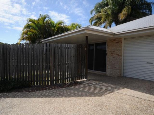 Modern Two Bedroom Unit Close to Town