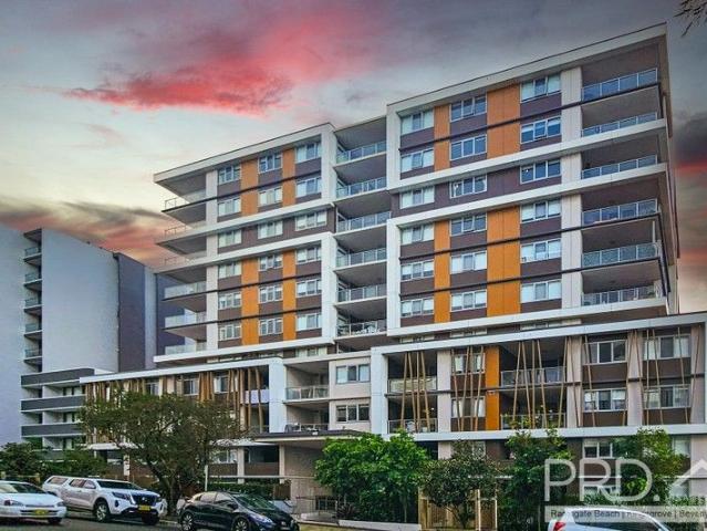 MODERN TWO BEDROOM COURTYARD APARTMENT IN THE HEART OF KOGARAH
