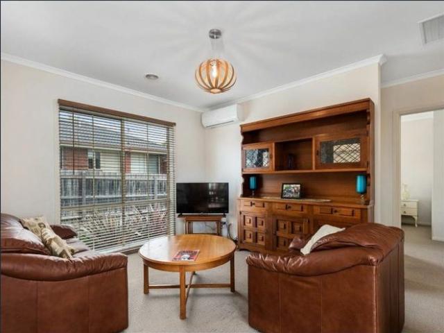 Modern Two Bedroom Unit in a Convenient Location