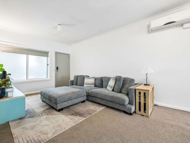 Modern Two Bedroom Unit in a Great Location