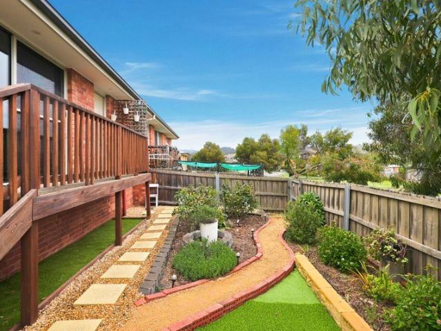 Modern Two Bedroom Unit in a Quiet, Private Setting