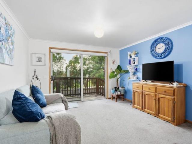 Modern Two Bedroom Unit in a Quiet, Private Setting