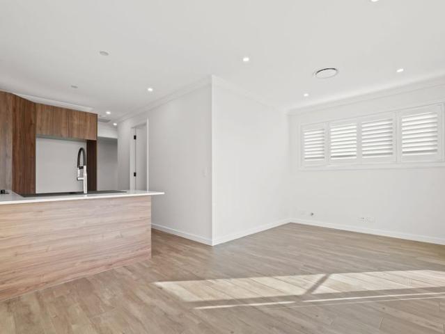 Modern Two Bedroom Unit in Convenient Hamlyn Terrace Location