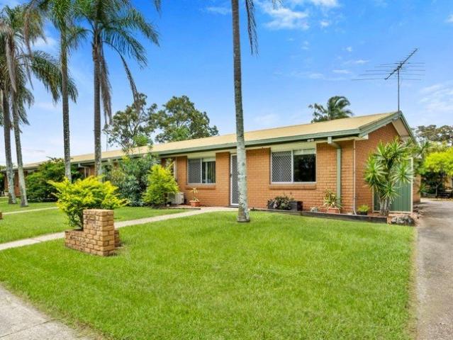 Modern Two Bedroom Unit in Fabulous Location!