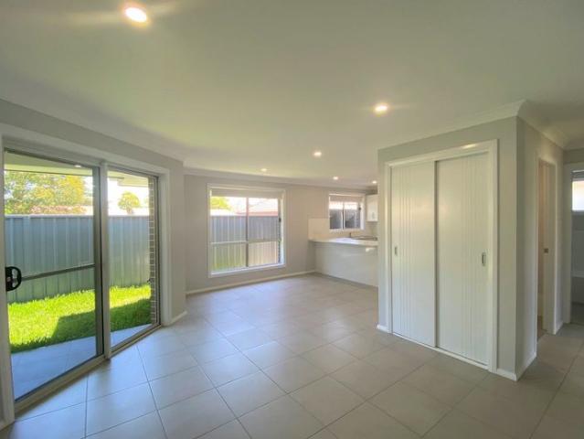 Modern Two Bedroom Unit in Prime Location