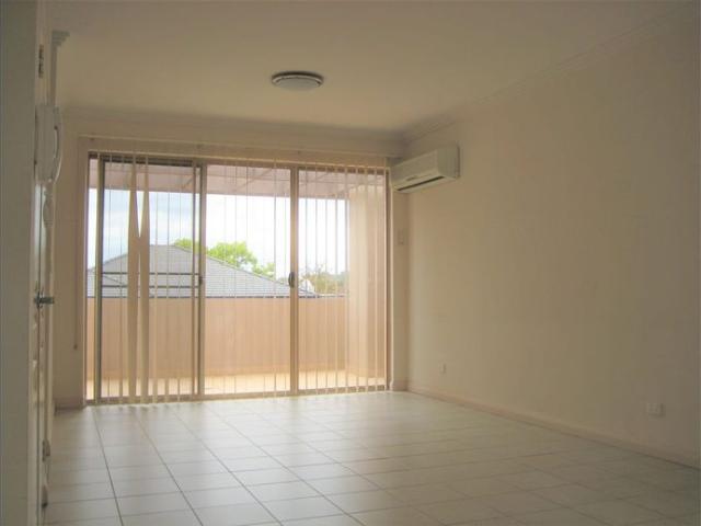 Modern Two Bedroom Unit in Prime Location