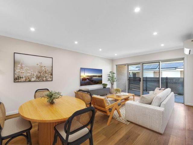 Modern two bedroom villa with a stylish Paterson design, featuring vinyl flooring