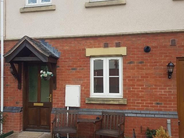 Modern Two Double bedroom house to rent