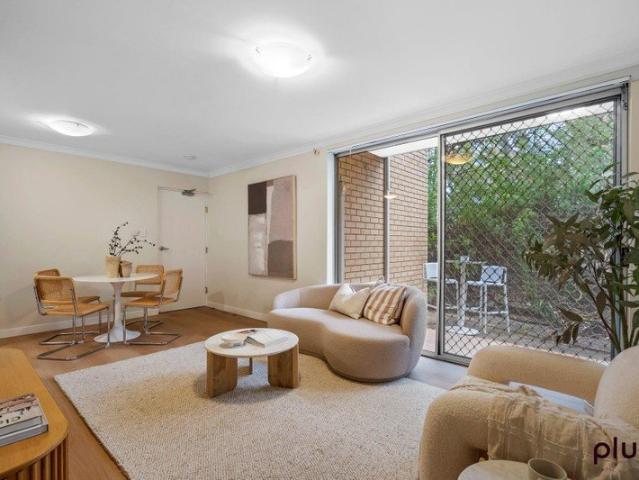 Modern two gedroom Unit in great Auchenflower location