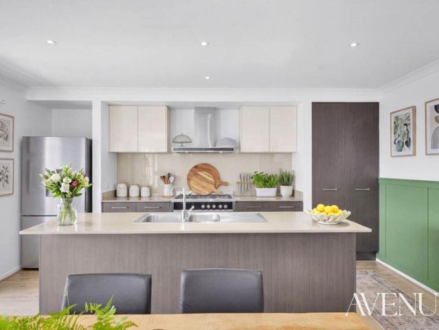 Modern Two Level Living No Body Corporate