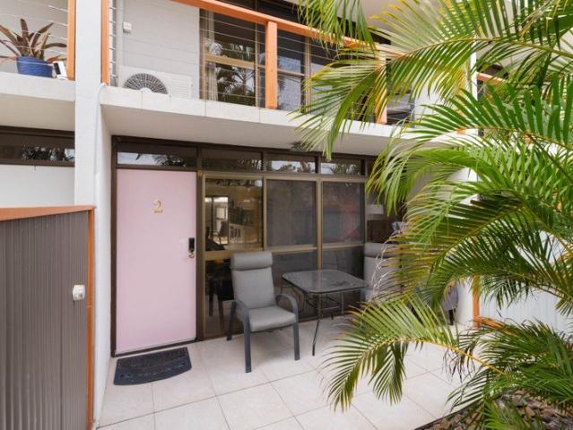 Modern Two Level Townhouse in the Heart of Wandal