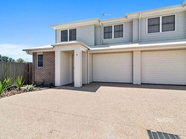 Modern Two Level Townhouse in Convenient North Toowoomba Location