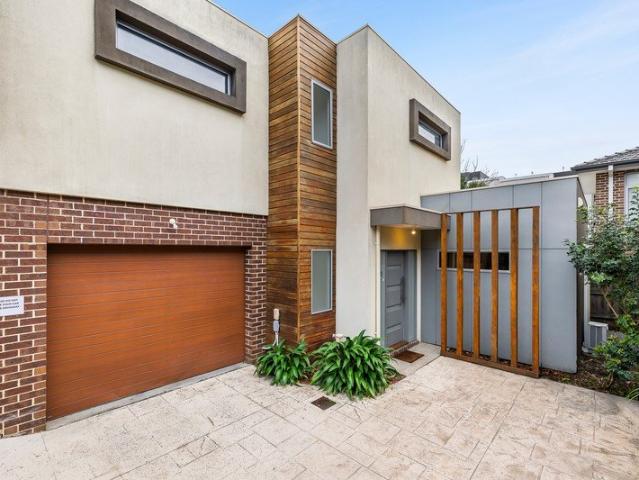 Modern Two Level Townhouse in Prime Kew