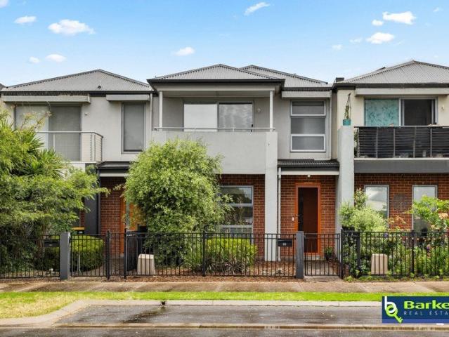 Modern Two Storey Townhouse with Low Maintenance Appeal