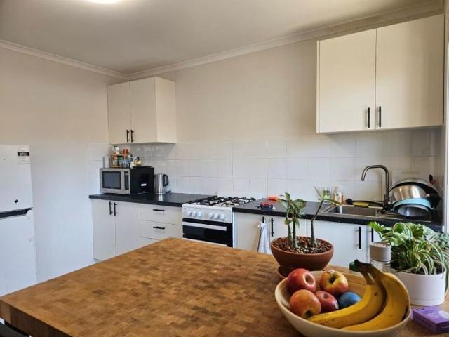 Modern Two Storey Unit in Prime Yeronga Location