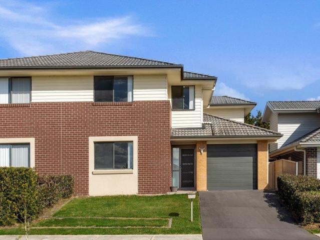 Modern Two Storey Duplex with Spacious Indoor & Outdoor Living