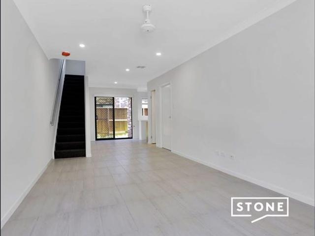 Modern Two Storey Home In The Heart Of Morayfield