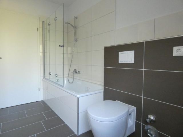 Modern und großzügig! 2 Zi DG Wohnung mit große Wohnküche sucht einen neuen Bewohner